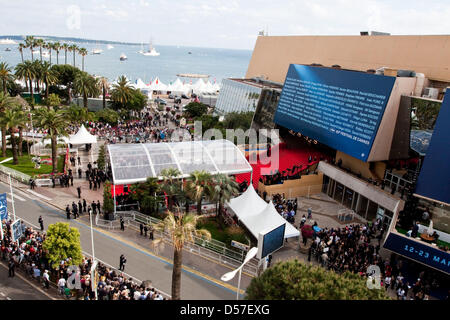 Die Atmosphäre vor der Eröffnung der 63. Filmfestspiele von Cannes in Cannes, Frankreich, 12. Mai 2010. Das Cannes Film Festival 2010 läuft vom 12. bis 23. Mai 2010. Foto: Hubert Boesl Stockfoto