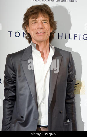 Britischer Sänger Mick Jagger von den Rolling Stones stellt während der Foto-Shooting auf dem Film "Stones In Exile" in der 63. Filmfestspiele von Cannes in Cannes, Frankreich, 19. Mai 2010. Foto: Hubert Boesl Stockfoto