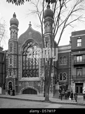 Eine Fotografie der Shaar Hashomayim Synagoge in Montreal, die von 1910 bis 2011 stammt. Diese Synagoge befindet sich an der 59 McGill College Avenue und ist ein wichtiges Zentrum des jüdischen Lebens in Montreal. Stockfoto