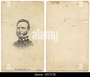 Ein Porträt von General Stonewall Jackson, einem konföderierten Militärführer während des Bürgerkriegs. Jackson war bekannt für seine taktischen Fähigkeiten und bedeutende Beiträge zur konföderierten Armee. Stockfoto