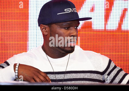 Berlin, Deutschland. 26. März 2013. 50 Cent (Curtis James Jackson), US-Rap-Star, stellt seine neue Firma SMS Audio Kopfhörer mit Autogrammstunde bei Media Markt im ALEXA in Berlin. Stockfoto