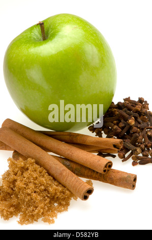 Apple Cider Zutaten auf weiß Stockfoto