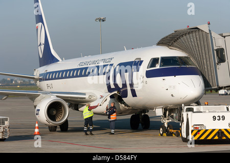 Warschau, Polen, viel Maschine am Flughafen Warschau Chopin Stockfoto