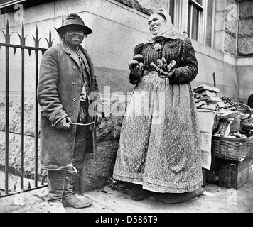 Street Art von New York City: Anbieter von Emigranten und Brezel, ca. 1896 Stockfoto
