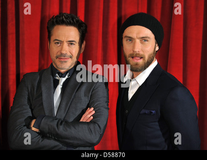Robert Downey Jr., Jude Law "Sherlock Holmes: A Game of Shadows' UK Filmpremiere bei Empire Leicester Square - statt Stockfoto