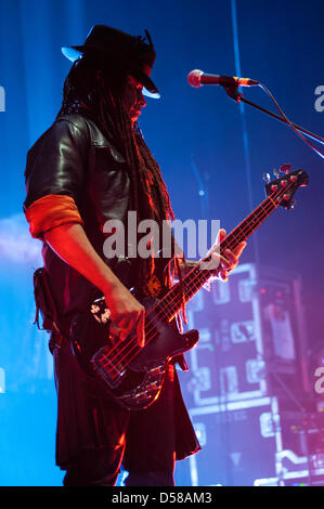 Brighton, UK. 26. März 2013. Skunk Anansie spielt Brighton Dome auf 26.03.13.  Personen im Bild: Cass, Richard Keith Lewis. Bild von Julie Edwards/Alamy Live-Nachrichten Stockfoto