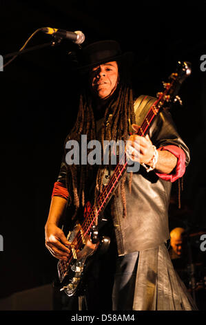 Brighton, UK. 26. März 2013. Skunk Anansie spielt Brighton Dome auf 26.03.13.  Personen im Bild: Cass, Richard Keith Lewis. Bild von Julie Edwards/Alamy Live-Nachrichten Stockfoto