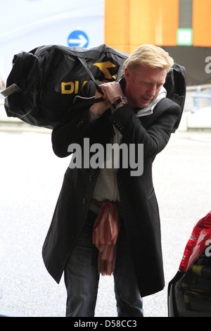 Boris Becker am Flughafen Tegel ankommen. Berlin, Deutschland - 18.12.2011 Stockfoto