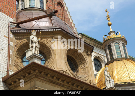 Statue des polnischen Königs in der Wawel Kathedrale, Krakau. Stockfoto