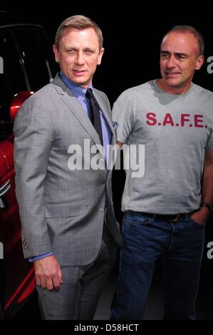 New York, USA. 26. März 2013. Daniel Craig in Anwesenheit für Sneak Peek auf Land Rover Range Rover Sport Auto auf 2013 New York Auto Show, Dachfenster bei Moynihan Station, New York, NY 26. März 2013. Foto von: Gregorio T. Binuya/Everett Collection/Alamy Live-Nachrichten Stockfoto