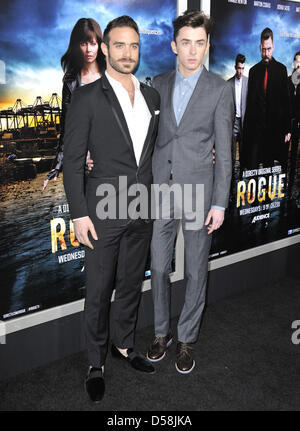 Hollywood, Kalifornien, USA. 26. März 2013. 26. März 2013 - Los Angeles, Kalifornien, USA - Joshua Sasse, Matthew Beard Teilnahme an der Los Angeles-Premiere von "Rogue" Arclight Cinerama Dome in Hollywood, Kalifornien am 26. März 2013 statt. 2012 (Bild Kredit: Kredit: D. Long/Globe Photos/ZUMAPRESS.com/Alamy Live-Nachrichten) Stockfoto