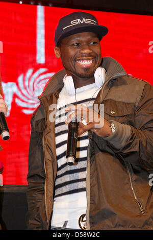 Berlin, Deutschland. 26. März 2013. US-amerikanischer Rapper Curtis James "50 Cent" während einer Autogrammstunde in der MediaMarkt-Filiale in Berlin. Am 26. März 2013Credit: Dpa Picture-Alliance / Alamy Live News Stockfoto