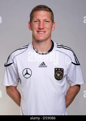 Ein deutscher Fußball-Bund (DFB) Handout Bild datiert 3. Juni 2010 Deutschland internationale Bastian Schweinsteiger bei einem DFB-Foto rufen in Frankfurt Main, Deutschland. Foto: DFB/OLIVER HURST / HANDOUT / redaktionelle Nutzung nur Stockfoto