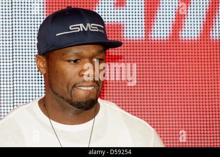 Berlin, Deutschland. 26. März 2013. US-Rapper Curtis James Jackson III kommt aka "50 Cent" in Berlin zu einer Autogrammstunde. Bildnachweis: Dpa Picture Alliance / Alamy Live News Stockfoto