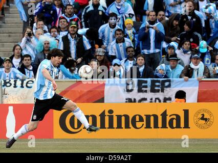 Argentiniens Lionel Messi während des 2010 FIFA World Cup-Gruppe B-match zwischen Argentinien und Südkorea im Soccer City Stadium in Johannesburg, Südafrika 17. Juni 2010. Foto: Entnehmen Sie Achim Scheidemann - bitte http://dpaq.de/FIFA-WM2010-TC Stockfoto