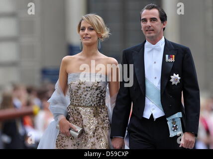 Prinz Nikolaos von Griechenland und Tatiana Blatnik kommen für die Hochzeit von Kronprinzessin Victoria von Schweden und Daniel Westling in Stockholm, Schweden, 19. Juni 2010. Foto: Jochen Luebke Stockfoto