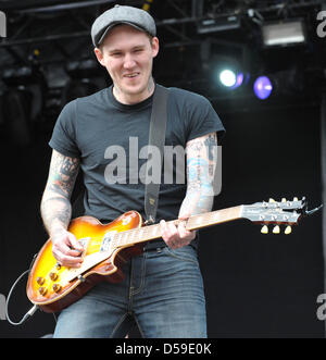 SŠnger Und Gitarrist Brian Fallon der U.S.-Amerikanische Punk/Indie/Alternative-Rock-Band "The Gaslight Anthem" bin Sonntag (20.06.2010) Beim Hurricane-Festival in Schee§el (Landkreis Rotenburg/WŸmme).  Foto: Carmen Jaspersen Dpa/lni Stockfoto