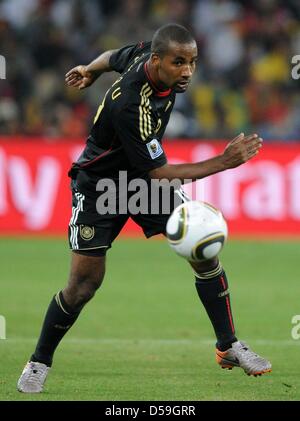 Deutschlands Cacau während des 2010 FIFA World Cup Gruppe D-match zwischen Ghana und Deutschland in Soccer City, Johannesburg, Südafrika 23. Juni 2010. Foto: Marcus Brandt Dpa - entnehmen Sie bitte http://dpaq.de/FIFA-WM2010-TC Stockfoto