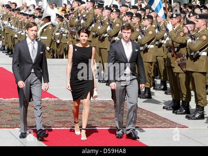 Prinz Louis (L-R), Prinzessin Tessy und Prinz Sebastian Atttend die Masse der nationale Tag von Luxemburg, Luxemburg, 23. Juni 2010 zu markieren. Foto: Patrick van Katwijk Stockfoto