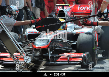 Britischer Fahrer Lewis Hamilton von McLaren Mercedes während Dritte Pactice Sitzung auf dem Stadtkurs von Valencia, Spanien, 26. Juni 2010. Die 2010 war Formel 1 Grand Prix von Europa am 27. Juni statt. Foto: David Ebener Stockfoto