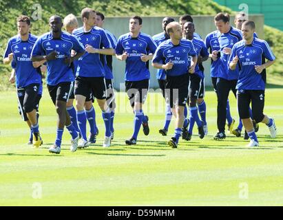 Deutsche Bundesliga-Verein Hamburger SV Spieler des Vereins beginnt seine Ausbildung in Hamburg, Deutschland, 28. Juni 2010. Foto: Maurizio Gambarini Stockfoto