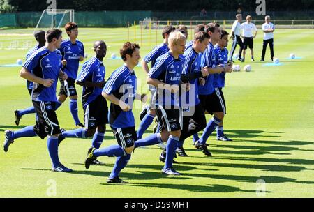 Deutsche Bundesliga-Verein Hamburger SV Spieler des Vereins beginnt seine Ausbildung in Hamburg, Deutschland, 28. Juni 2010. Foto: Maurizio Gambarini Stockfoto