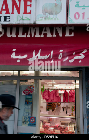 Arabische halal Metzger in Belleville, Paris, Frankreich Stockfoto