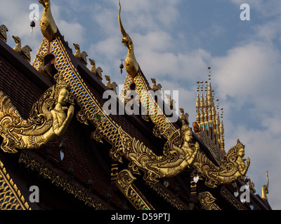 Verziert entwarf Thai Dach am Wat Pra Sing, Chiang Rai, Thailand Stockfoto