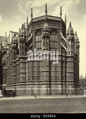 Die Henry VII Chapel in Westminster Abbey in London ist ein beeindruckendes Beispiel spätgotischer Architektur. Die Kapelle ist bekannt für ihre Fächergewölbe, Buntglasfenster und fliegenden Stützen und ein architektonisches Juwel innerhalb der Abtei. Es ist auch die Begräbnisstätte vieler bekannter britischer Monarchen. Stockfoto