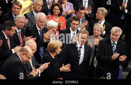 Nach seiner Wahl erhält der neue Bundespräsident Christian Wulff am 30. Juni 2010 Applaus von den Wählern der CDU in Berlin, Deutschland. Foto: Hannibal Stockfoto