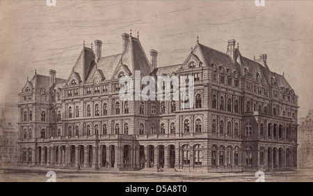 Ein Blick auf das US Custom House and Post Office in Chicago, Illinois, mit Blick auf die architektonischen Veränderungen. Das Gebäude dient sowohl der Regierung als auch der Post und trägt so zur städtischen Landschaft der Stadt bei. Stockfoto