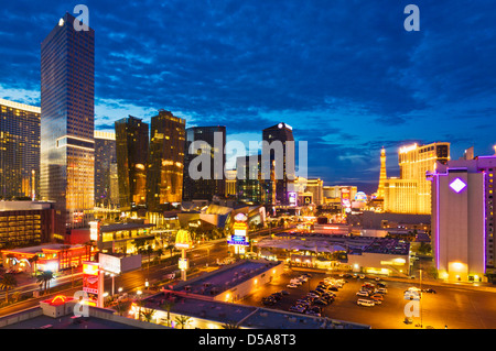 Las Vegas Strip beleuchtet in der Nacht von Leuchtreklamen, Las Vegas Boulevard South, Strip, Las Vegas, Nevada, USA Stockfoto