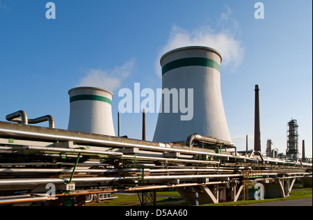 Schwedt / Oder, Deutschland, Kuehltuerme PCK Raffinerie Stockfoto