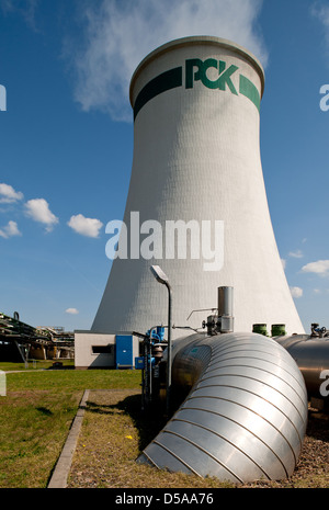 Schwedt / Oder, Deutschland, Kuehltuerme PCK Raffinerie Stockfoto