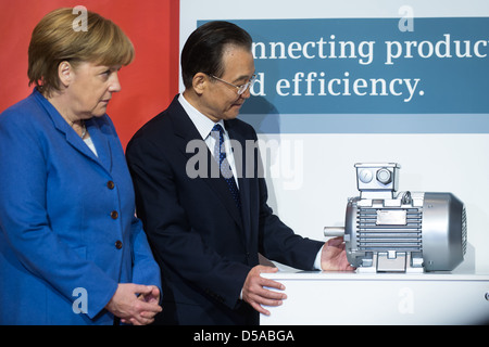 Hannover, Deutschland, Premierminister Wen Jiabao, Chinas und Bundesrepublik Kanzlein Angela Merkel, CDU, auf der Hannovermesse Stockfoto