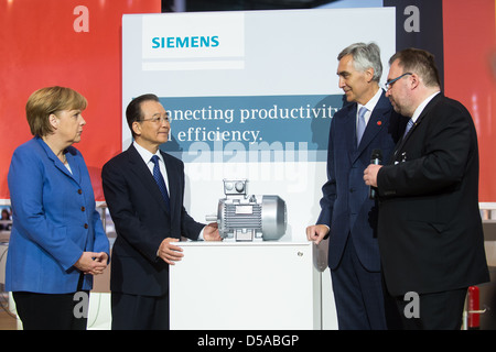Hannover, Deutschland, CDU, Bundeskanzlerin Angela Merkel und Wen Jiabao, Premierminister von China, am Stand von Siemens AG Stockfoto