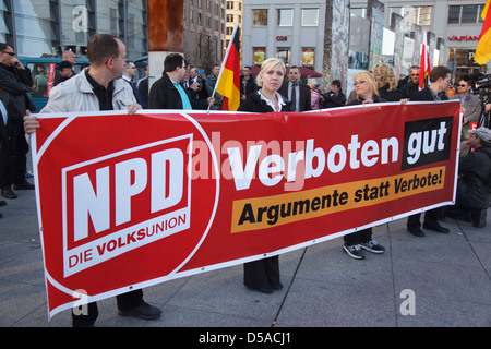 Berlin, Deutschland, NPD-Mitglieder gegen ein Verbot der Partei demonstrieren Stockfoto