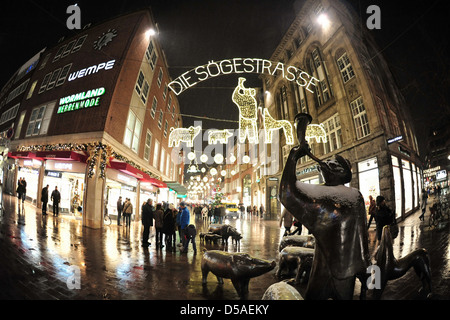 Bremen, Deutschland, Weihnachtsbeleuchtung in der Bremer Sögestraße Stockfoto