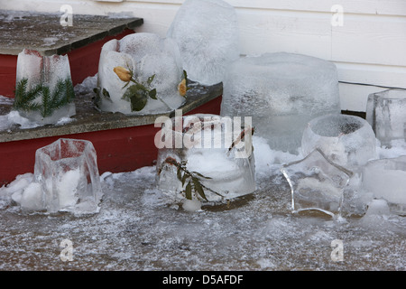 hausgemachte Eis Laternen links auf den Stufen vor einem Haus Kirkenes Finnmark-Norwegen-Europa Stockfoto