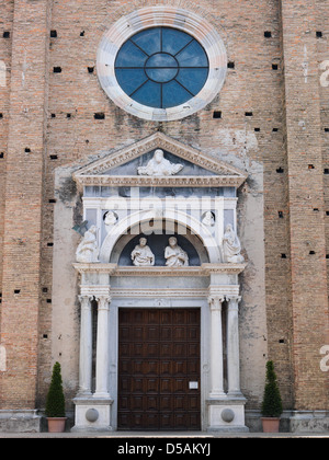 Salo, Italien, Fassade und Portal der Kathedrale von Salo Stockfoto