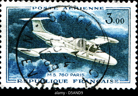 Frankreich - ca. 1965: Eine Briefmarke gedruckt in Frankreich zeigt Morane-Saulnierthe Segelflugzeug MS 760 Paris, ca. 1965 Stockfoto