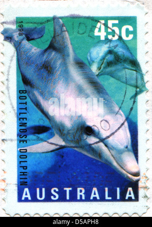 Australien - ca. 1998: Eine Briefmarke gedruckt in Australien zeigt große Tümmler - Tursiops Aduncus, ca. 1998 Stockfoto