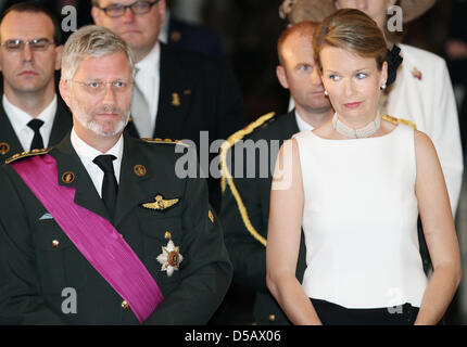 Kronprinz Philippe und Kronprinzessin Mathilde von Belgien besuchen die Te Deum-Messe in der Kathedrale am Nationalfeiertag in Brüssel, 21. Juli 2010. Foto: Patrick van Katwijk Stockfoto