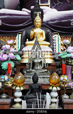 KRABI, THAILAND - 14. APRIL: Tiger Cave Tempel ist der wichtigste Tempel in Krabi am 14. April 2011, Krabi, Thailand. Stockfoto