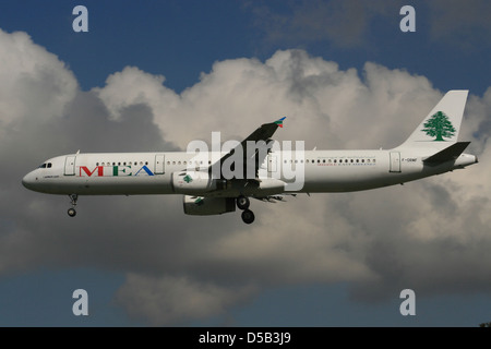 MEA MIDDLE EAST AIRLINES AIRBUS A321 LANDUNG Stockfoto