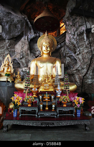 KRABI, THAILAND - 14. APRIL: Tiger Cave Tempel ist der wichtigste Tempel in Krabi am 14. April 2011, Krabi, Thailand. Stockfoto