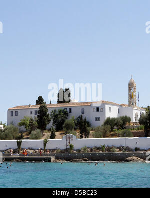 Blick auf St. Nikolaos-Kirche auf der Insel Spetses, Griechenland, 23. August 2010. Die Hochzeit von Prinz Nicholas von Griechenland und seine Verlobte Tatiana Blatnik findet am 25 August statt. Foto: Albert Nieboer (Niederlande) Stockfoto