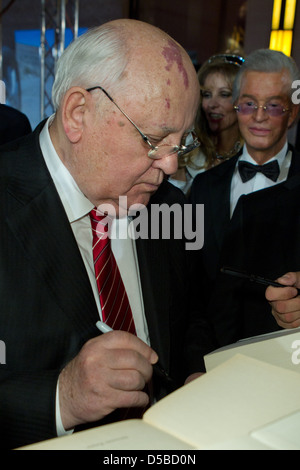 Michail Gorbatschow am Unesco Benefiz-Gala im Hotel Maritim Düsseldorf, Deutschland. -19.11.2011 Stockfoto