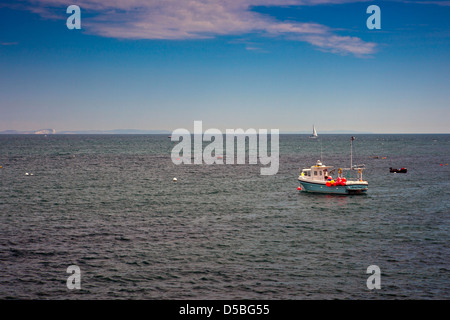 Die Kreidefelsen von der Isle Of Wight von restaurierten viktorianischen Pier in Swanage in Dorset England UK aus gesehen Stockfoto