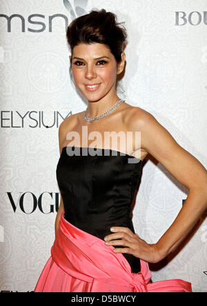 Schauspielerin Marisa Tomei kommt bei der 3. jährlichen Kunst aus Elysium "Heaven"-Charity-Gala in Beverly Hills, Los Angeles, Kalifornien, USA, 16. Januar 2010. Die Kunst des Elysium ist eine Non-Profit-Organisation, mit Schauspielern, Künstlern und Musikern, Kindern zu helfen, die schwere Erkrankungen zu kämpfen haben. Foto: Hubert Boesl Stockfoto